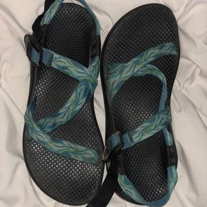 Size women’s 8 blue/green chacos barely worn